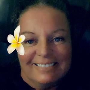 Meet your Posher, Ella